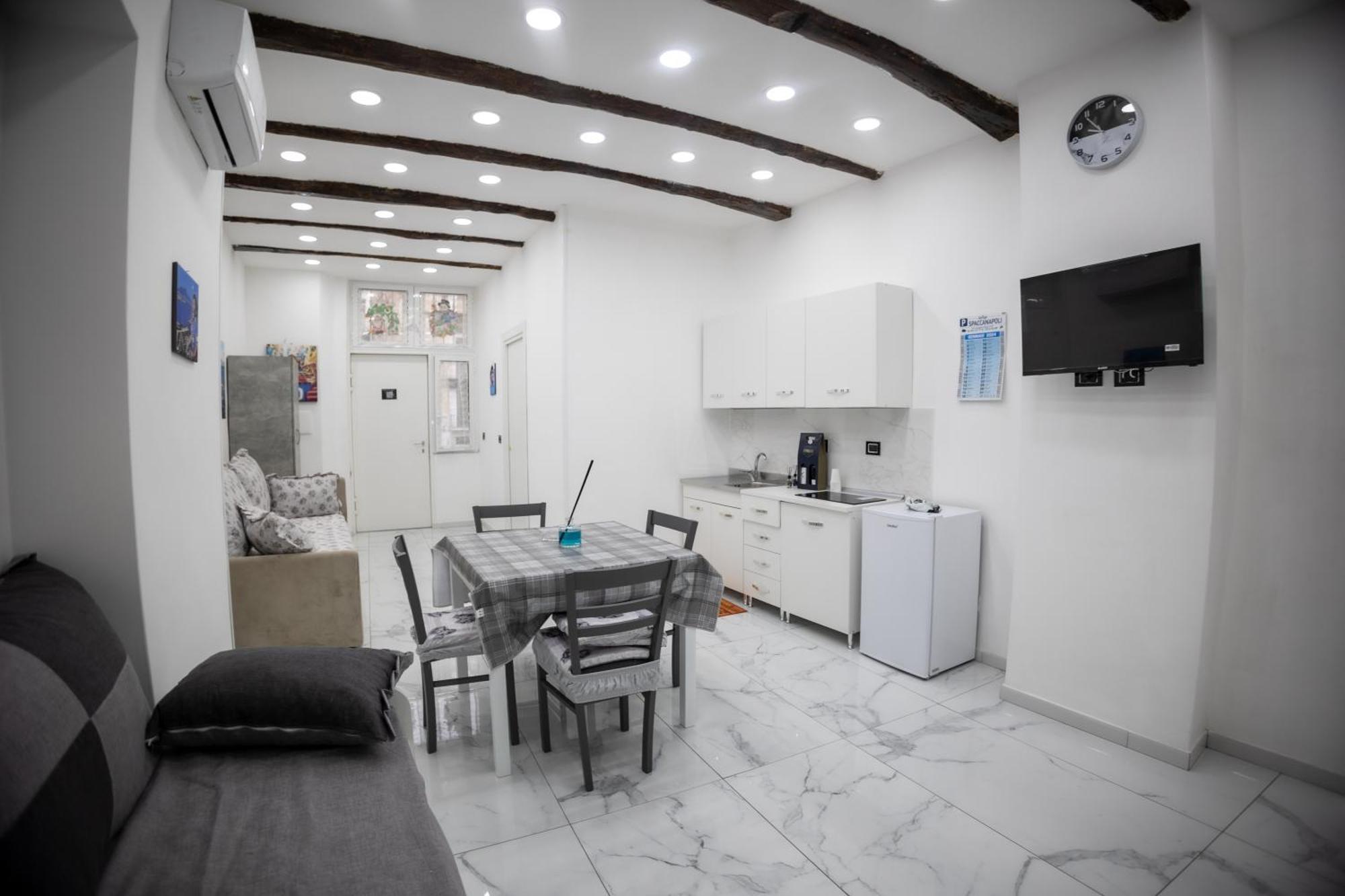 Royal Spaccanapoli Apartment Exterior foto