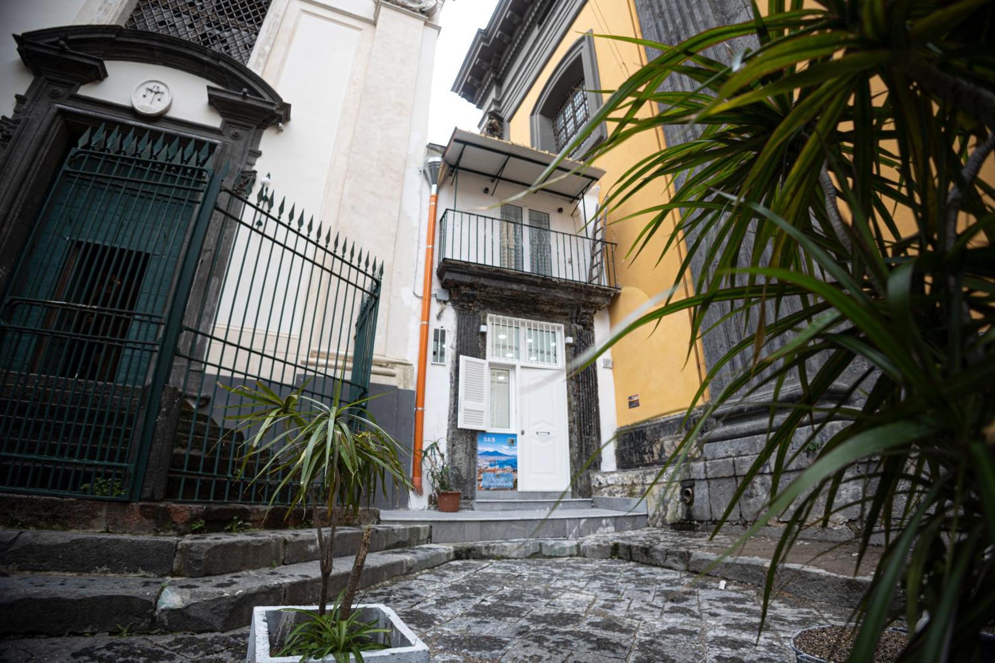 Royal Spaccanapoli Apartment Exterior foto